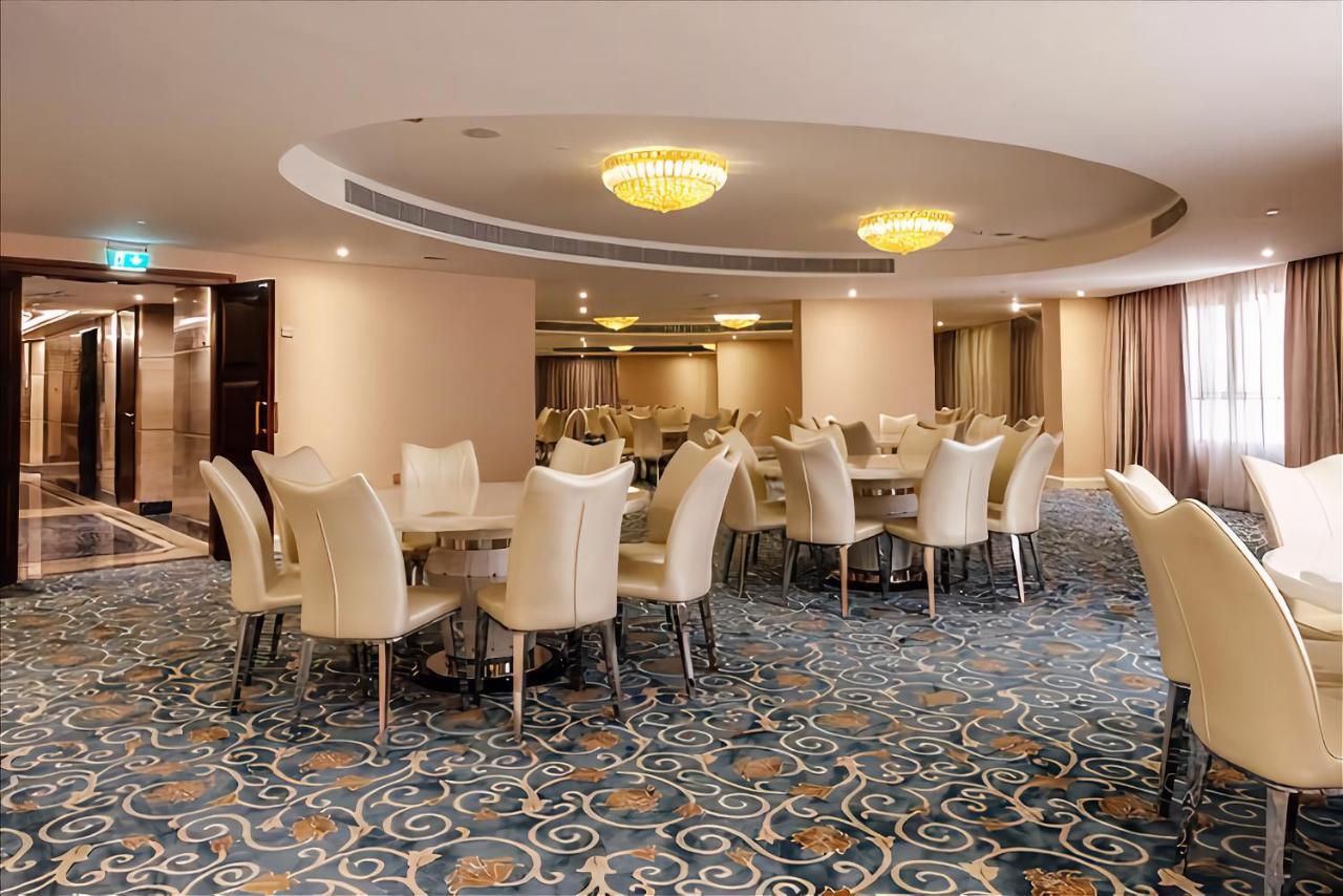 Crystal Plaza Al Majaz Hotel Schardscha Exterior foto