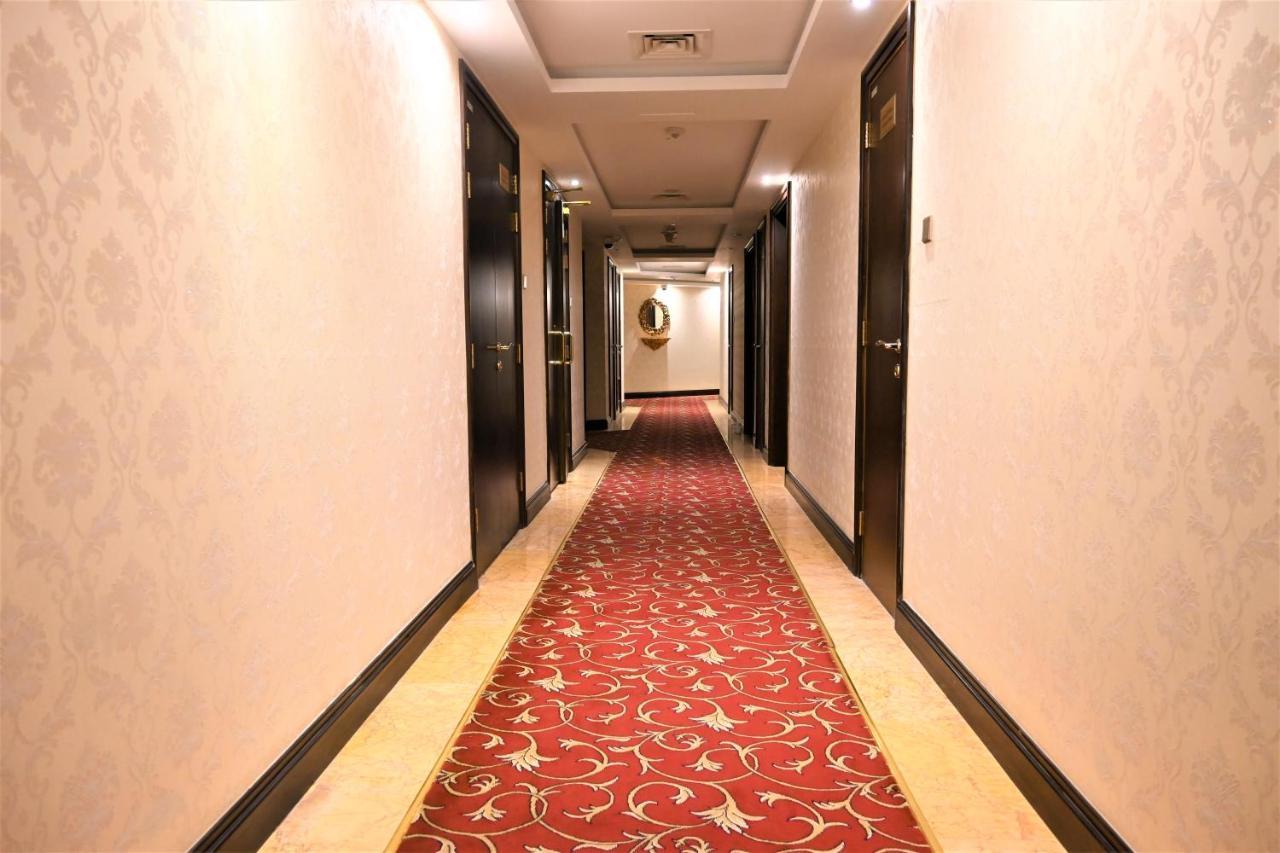 Crystal Plaza Al Majaz Hotel Schardscha Exterior foto
