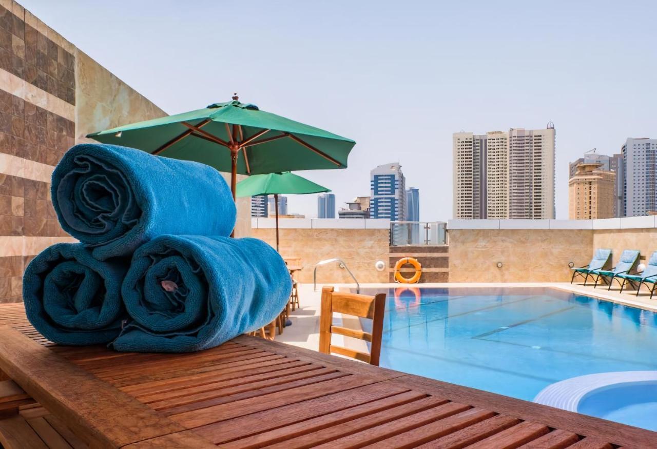 Crystal Plaza Al Majaz Hotel Schardscha Exterior foto