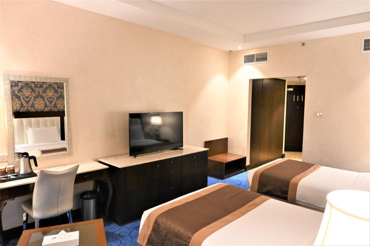 Crystal Plaza Al Majaz Hotel Schardscha Exterior foto